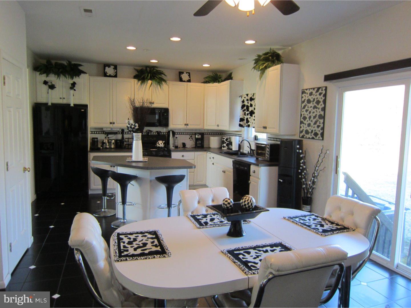1650 Meetinghouse Road Warminster, PA 18974 - Photo 7 of 21 Kitchen