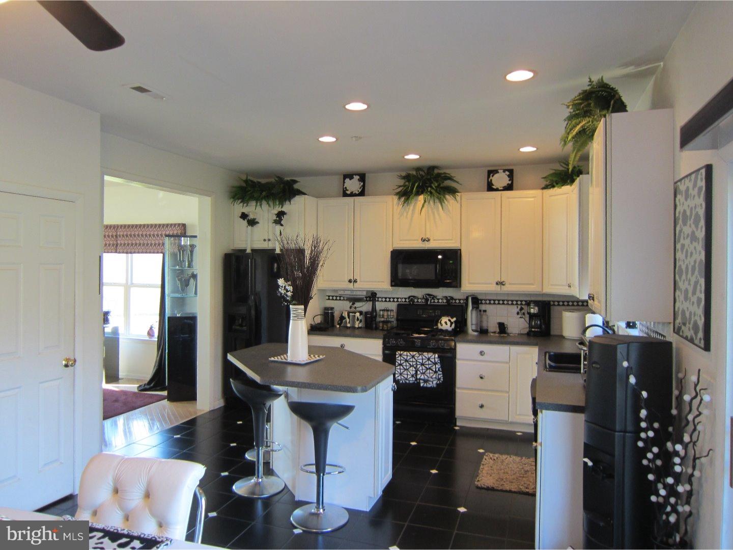 1650 Meetinghouse Road Warminster, PA 18974 - Photo 8 of 21 Kitchen