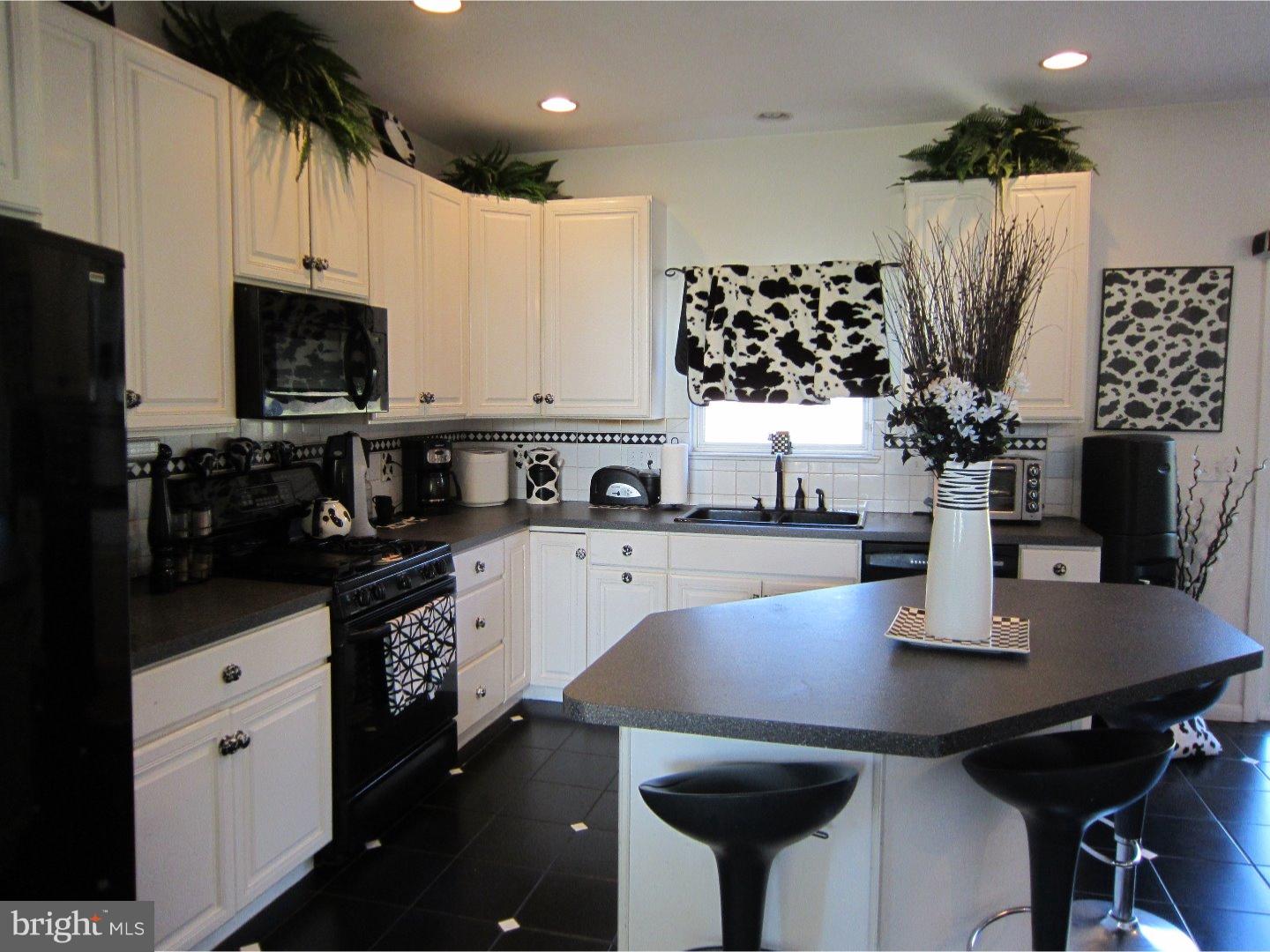 1650 Meetinghouse Road Warminster, PA 18974 - Photo 9 of 21 Kitchen