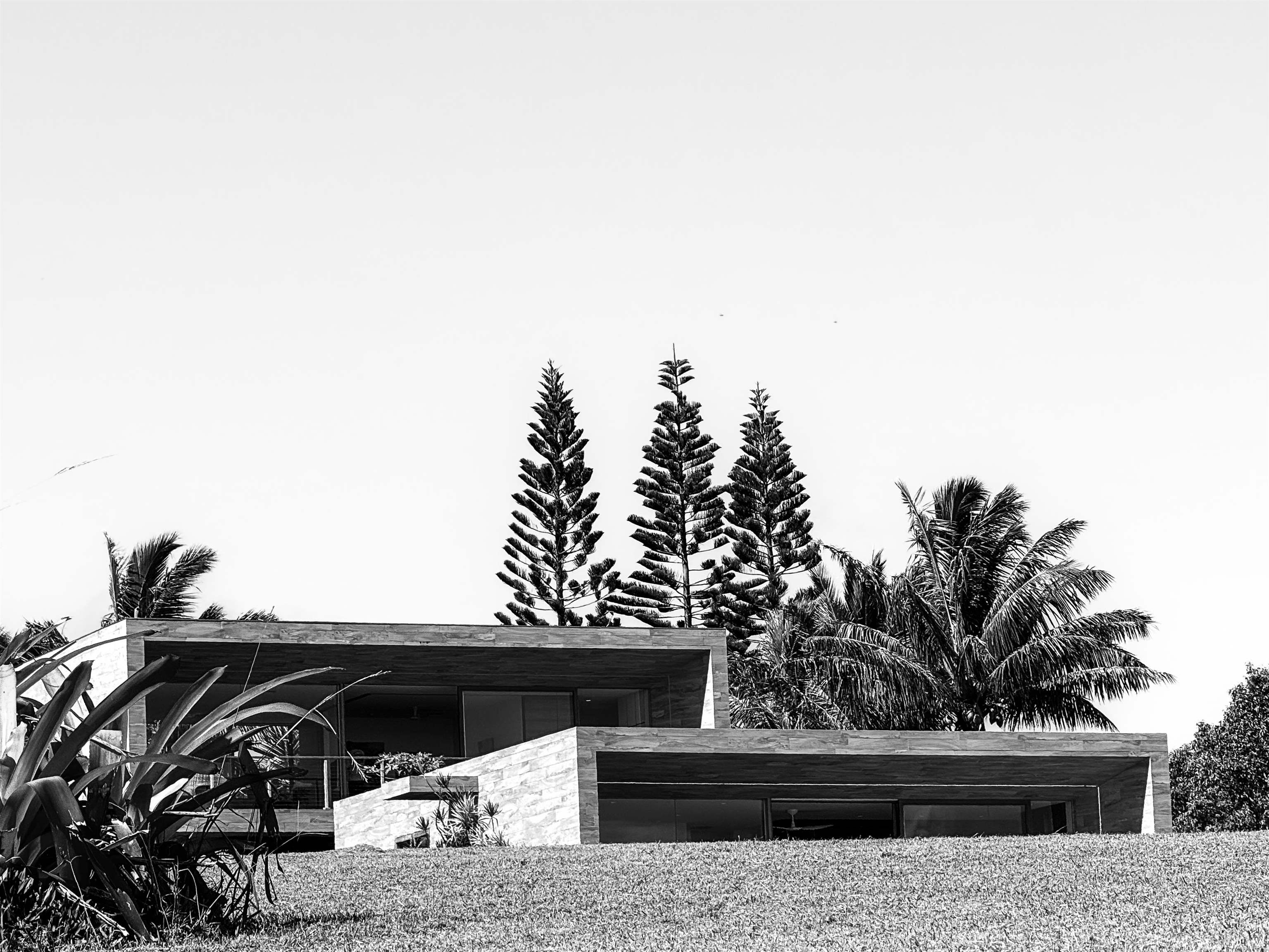 454 Hoolawa Road Haiku, HI 96708 - Photo 34 of 43 a view of entryway and hall