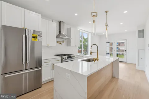 $575,000 | 636 Edgewood Street Northeast, Unit B, Washington, DC 20017