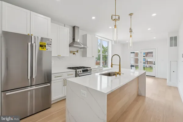 $575,000 | 636 Edgewood Street Northeast, Unit B, Washington, DC 20017