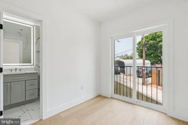 $575,000 | 636 Edgewood Street Northeast, Unit B, Washington, DC 20017