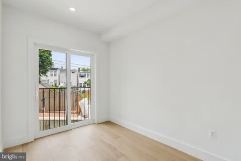 $575,000 | 636 Edgewood Street Northeast, Unit B, Washington, DC 20017