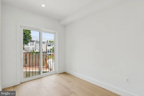 $575,000 | 636 Edgewood Street Northeast, Unit B, Washington, DC 20017