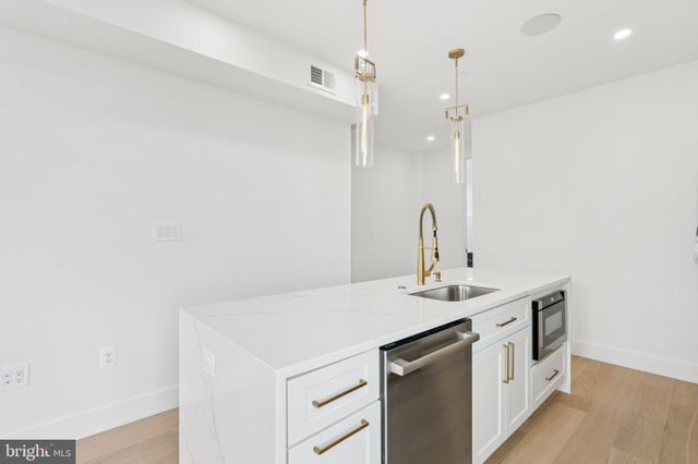 $575,000 | 636 Edgewood Street Northeast, Unit B, Washington, DC 20017