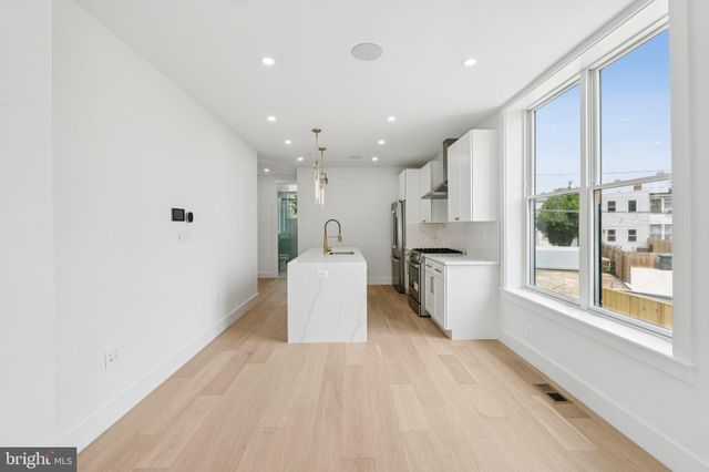 $575,000 | 636 Edgewood Street Northeast, Unit B, Washington, DC 20017