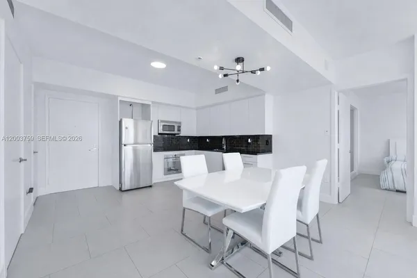 $4,300 | 92 Southwest 3rd Street, Unit 3611, Miami, FL 33130