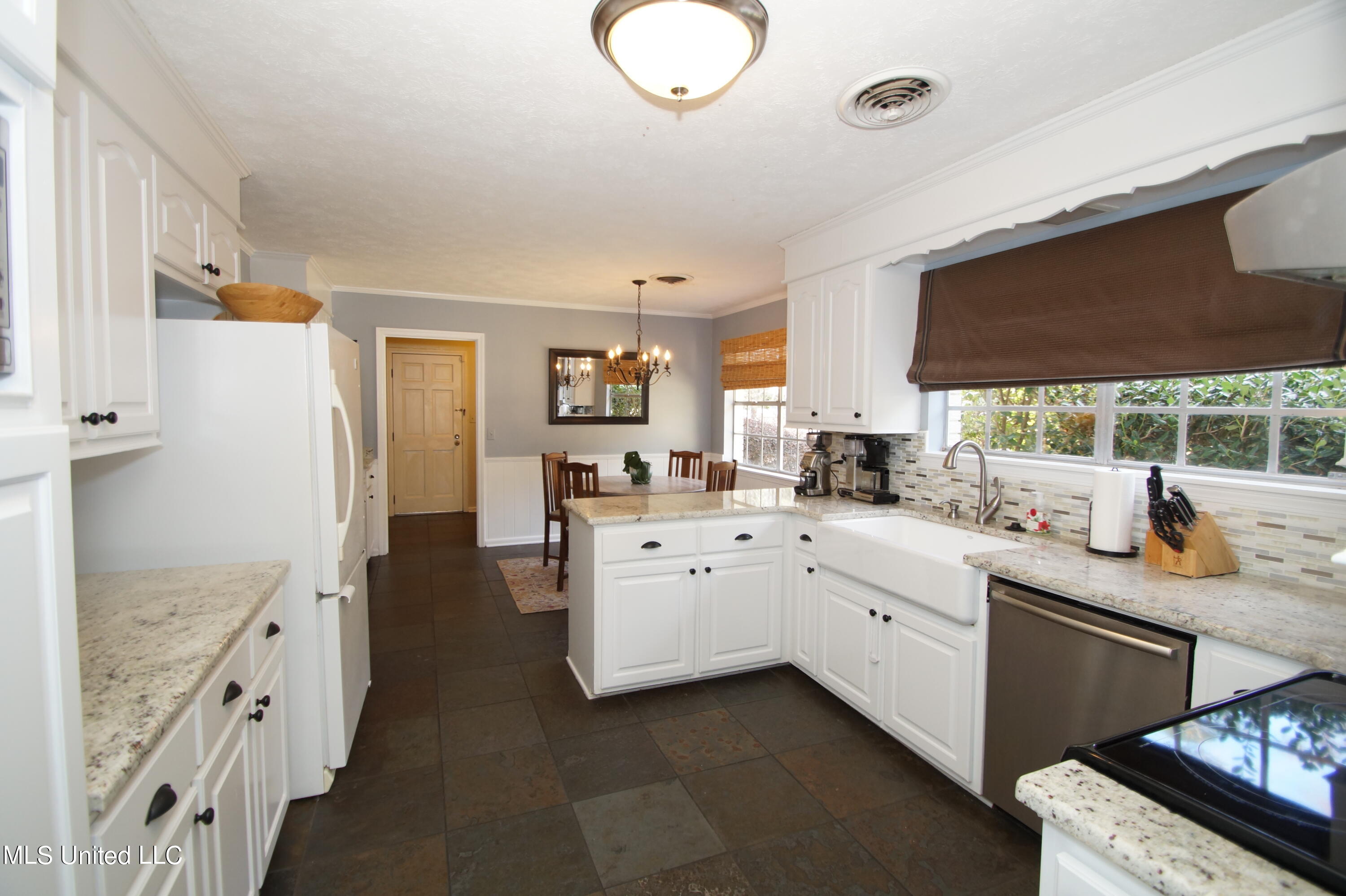 5319 Briarfield Road Jackson, MS 39211 - Photo 11 of 36 DSC04629