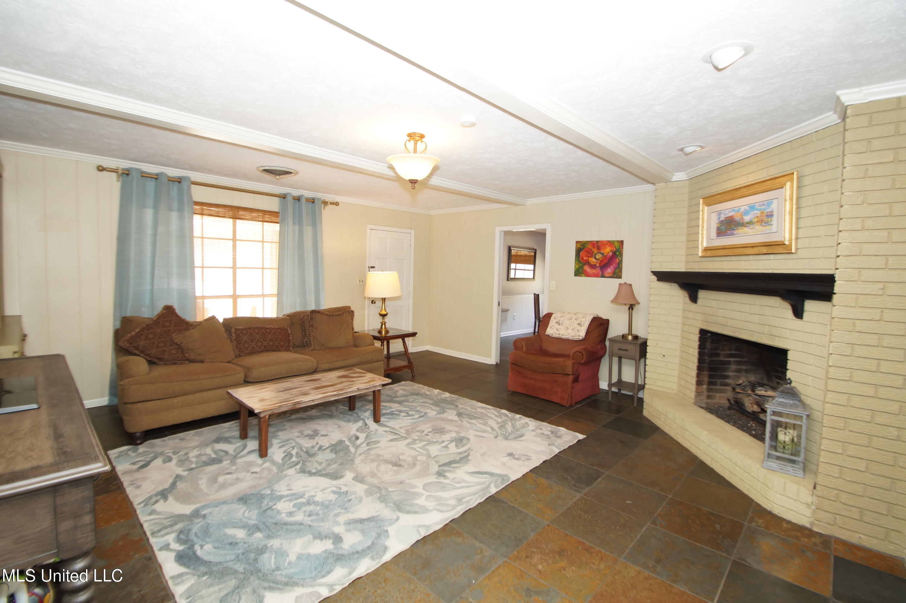 5319 Briarfield Road Jackson, MS 39211 - Photo 3 of 36 DSC04639