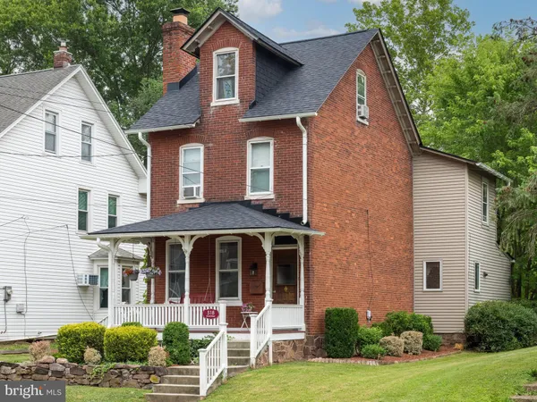 $385,000 | 518 Broad Street, Spring City, PA 19475