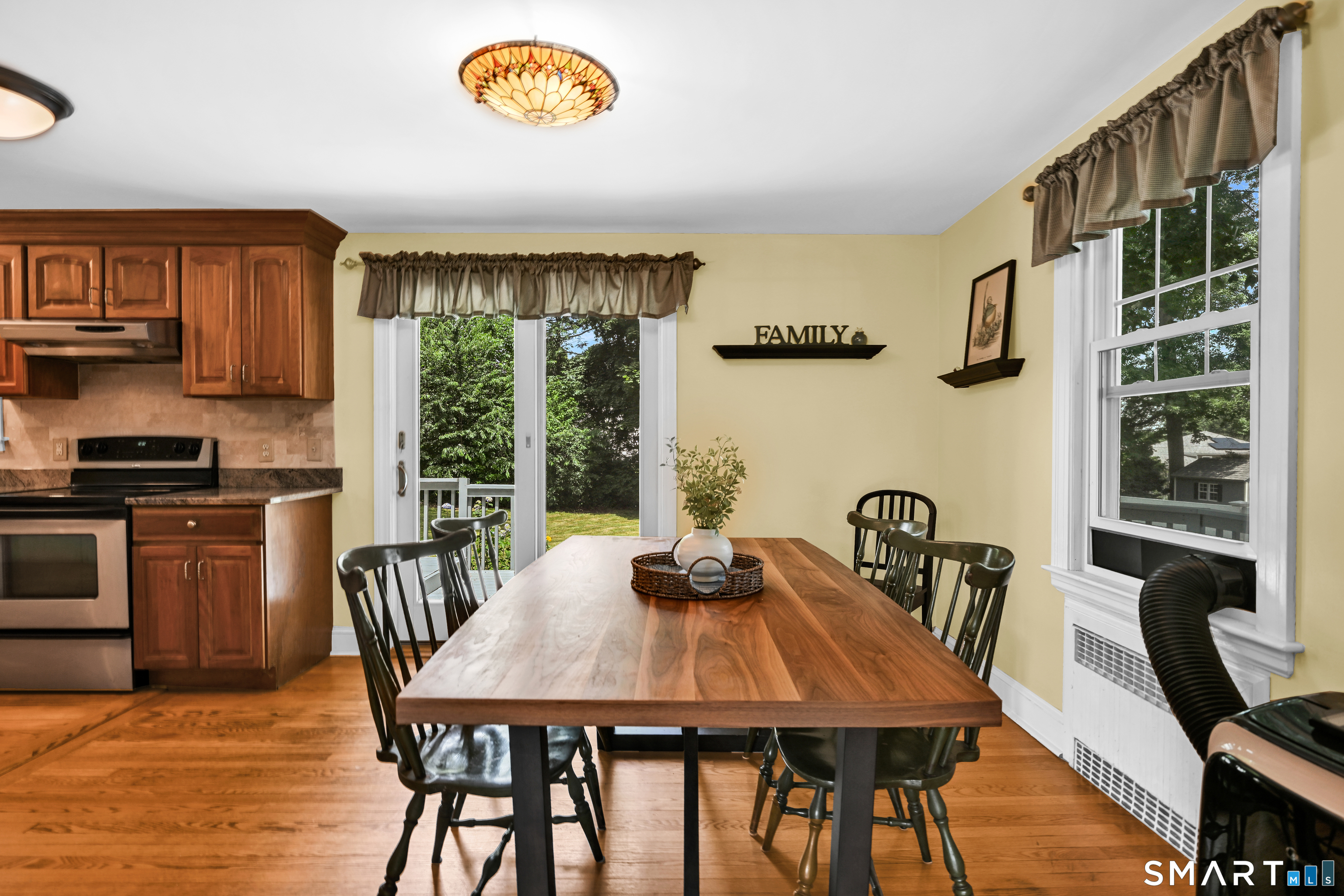 219 Clearfield Road Wethersfield, CT 06109 - Photo 9 of 37