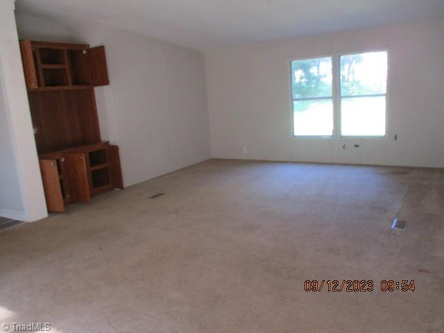 960 Old Linwood Road Lexington, NC 27292 - Photo 5 of 15 Living Room