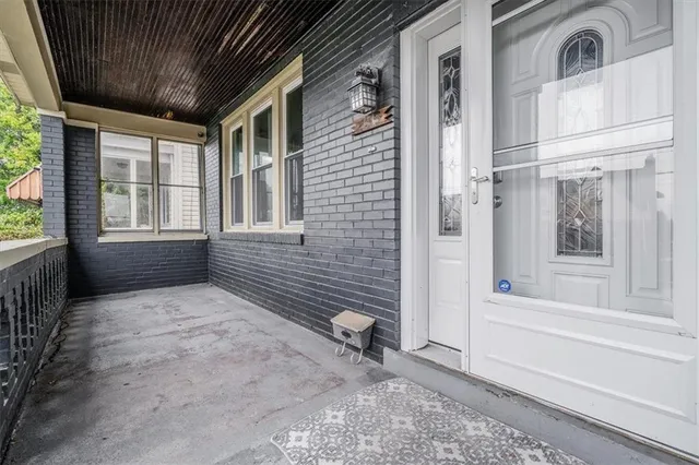 a view of an entrance of the house