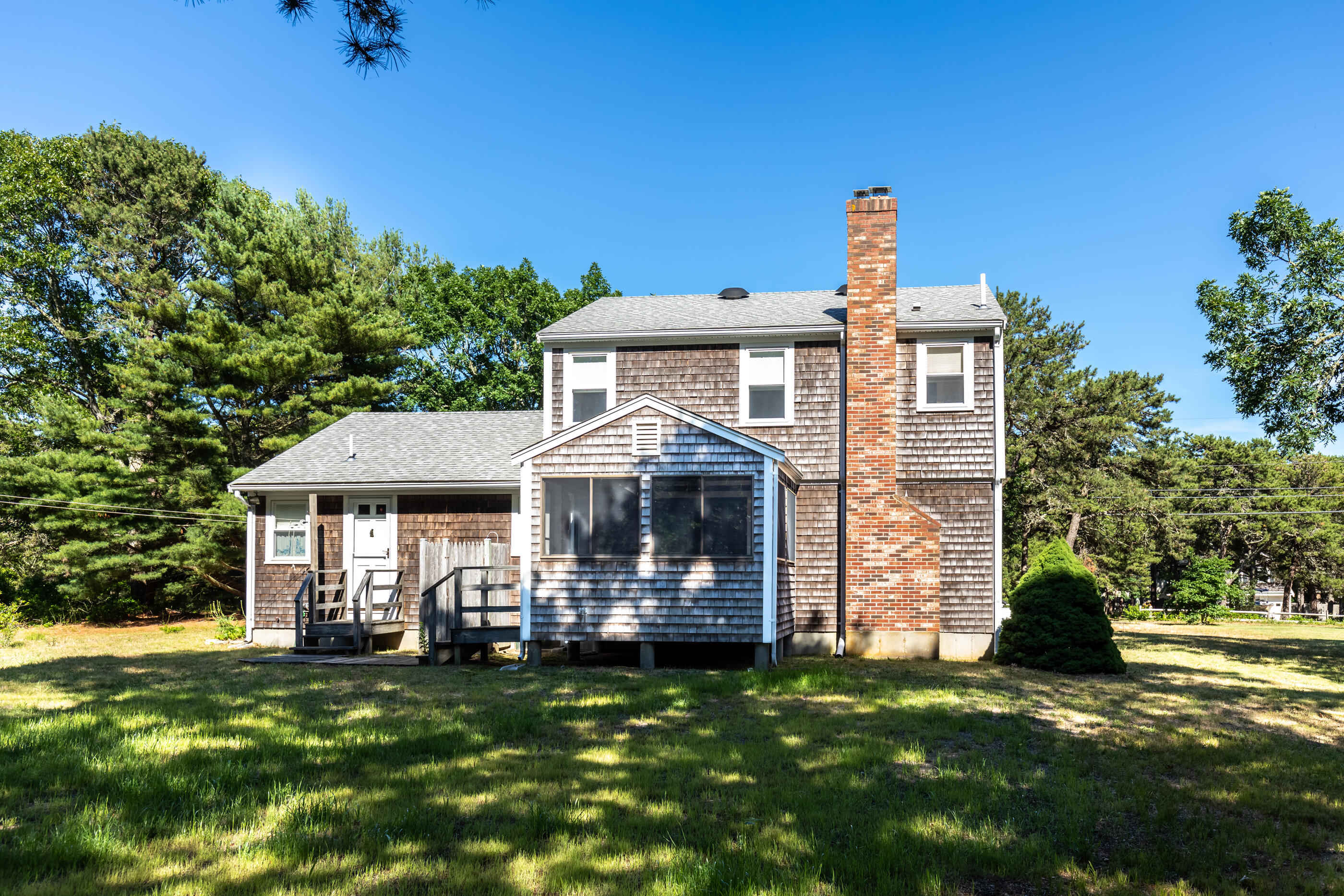 260 Edgewood Road Eastham, MA 02642 - Photo 5 of 35 04