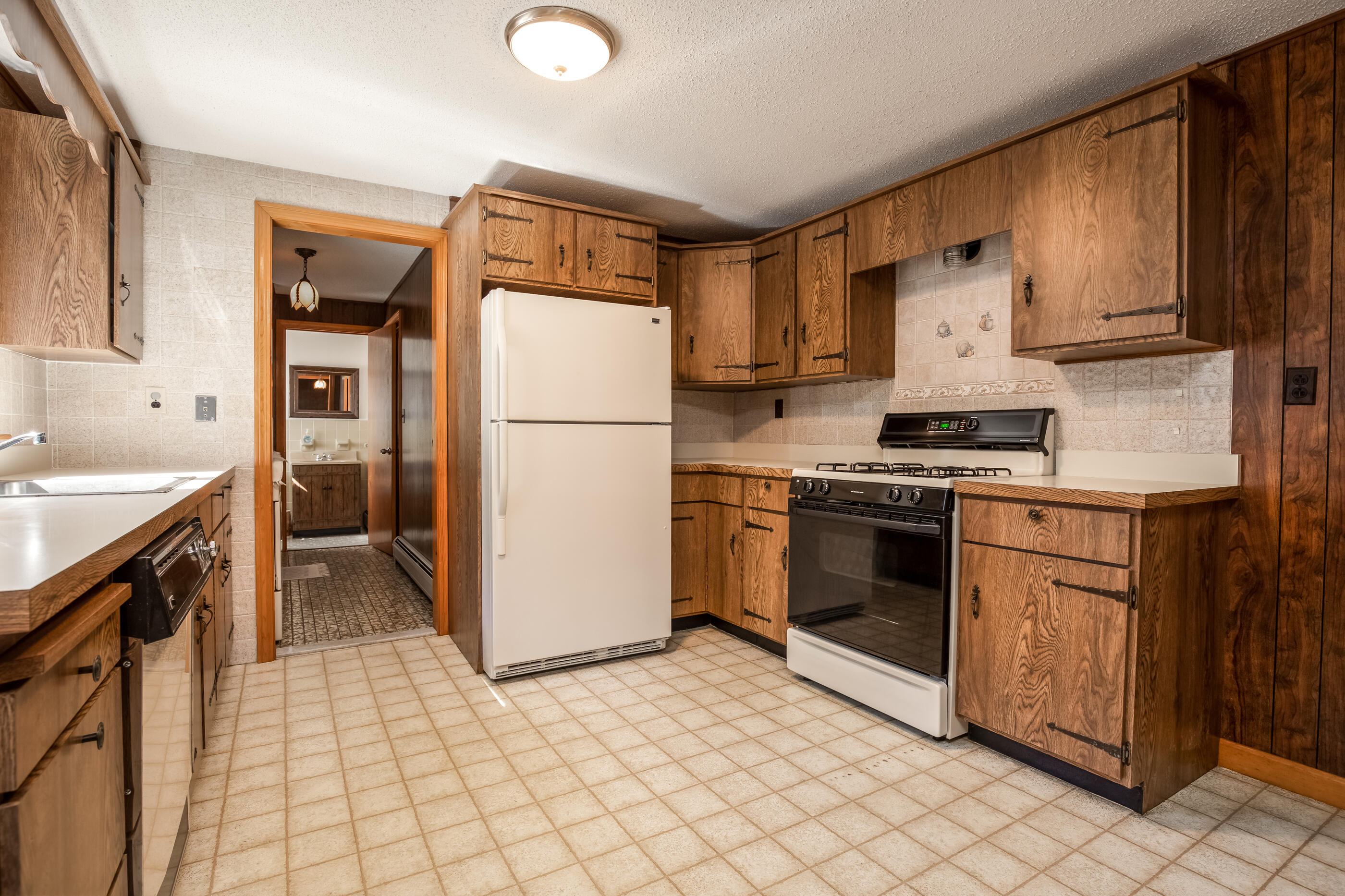 260 Edgewood Road Eastham, MA 02642 - Photo 7 of 35 20