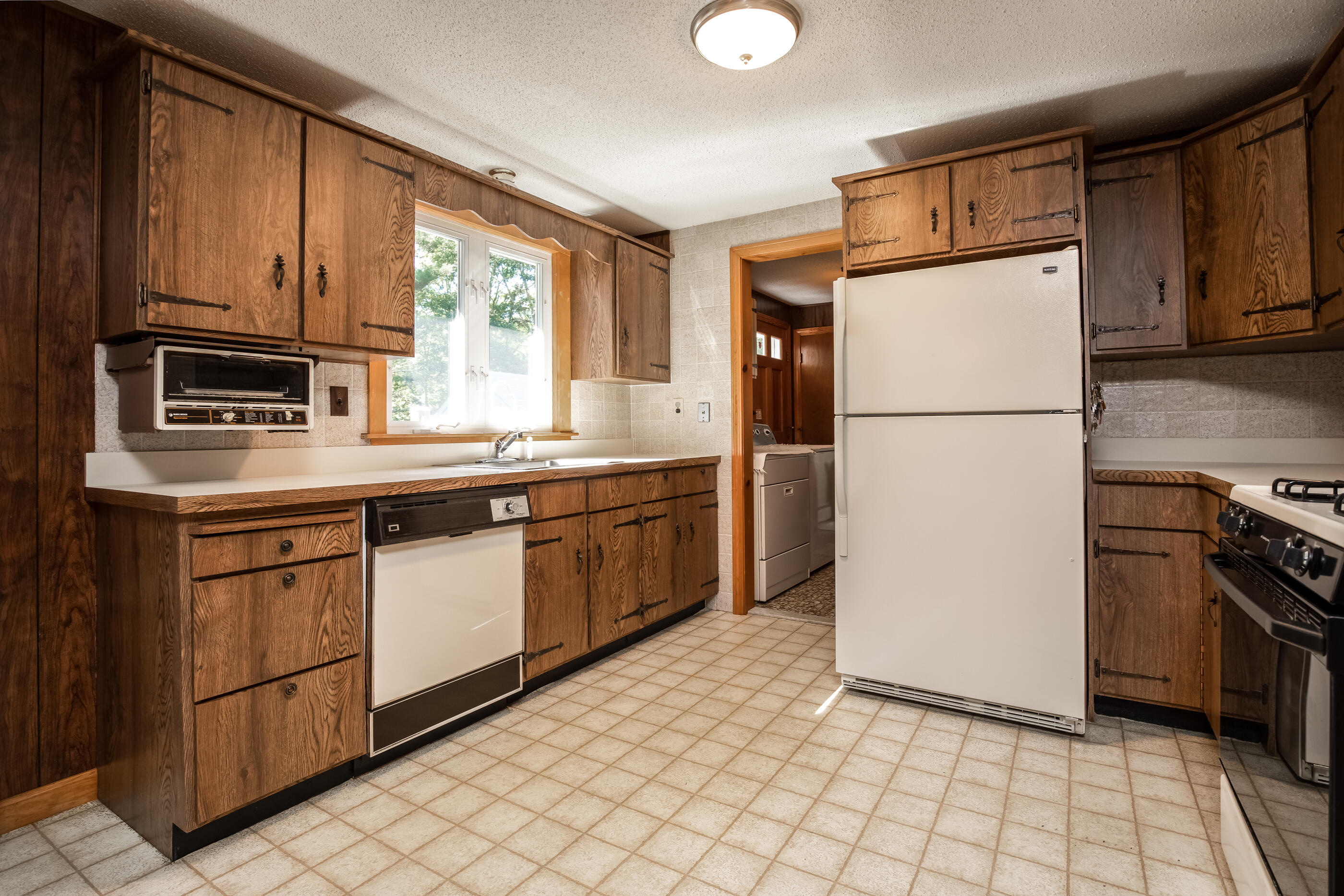 260 Edgewood Road Eastham, MA 02642 - Photo 8 of 35 21