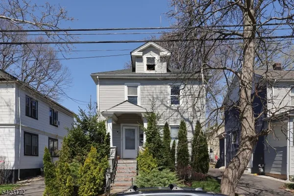 $2,200 | 337 White Street, Roselle, NJ 07203