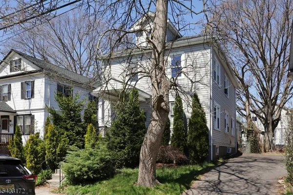 $2,200 | 337 White Street, Roselle, NJ 07203