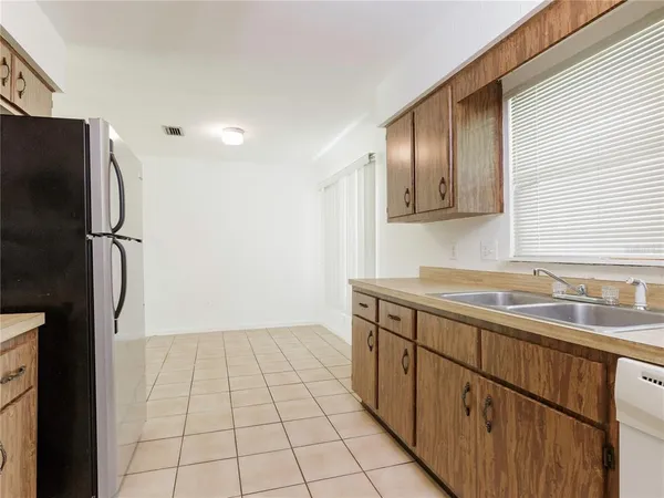 $1,575 | 2440 Northwest 54 Avenue, Gainesville, FL 32653