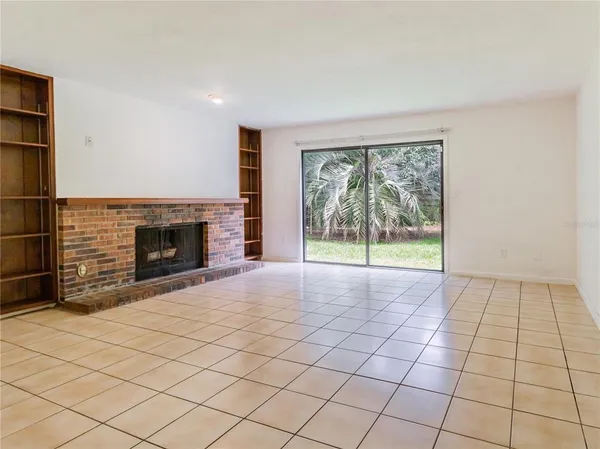 $1,575 | 2440 Northwest 54 Avenue, Gainesville, FL 32653