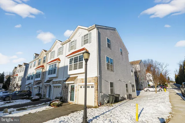 $374,900 | 4138 Sophia Lane, Boothwyn, PA 19061