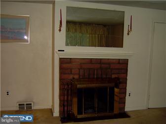 9527 Rising Sun Avenue Philadelphia, PA 19115 - Photo 4 of 10