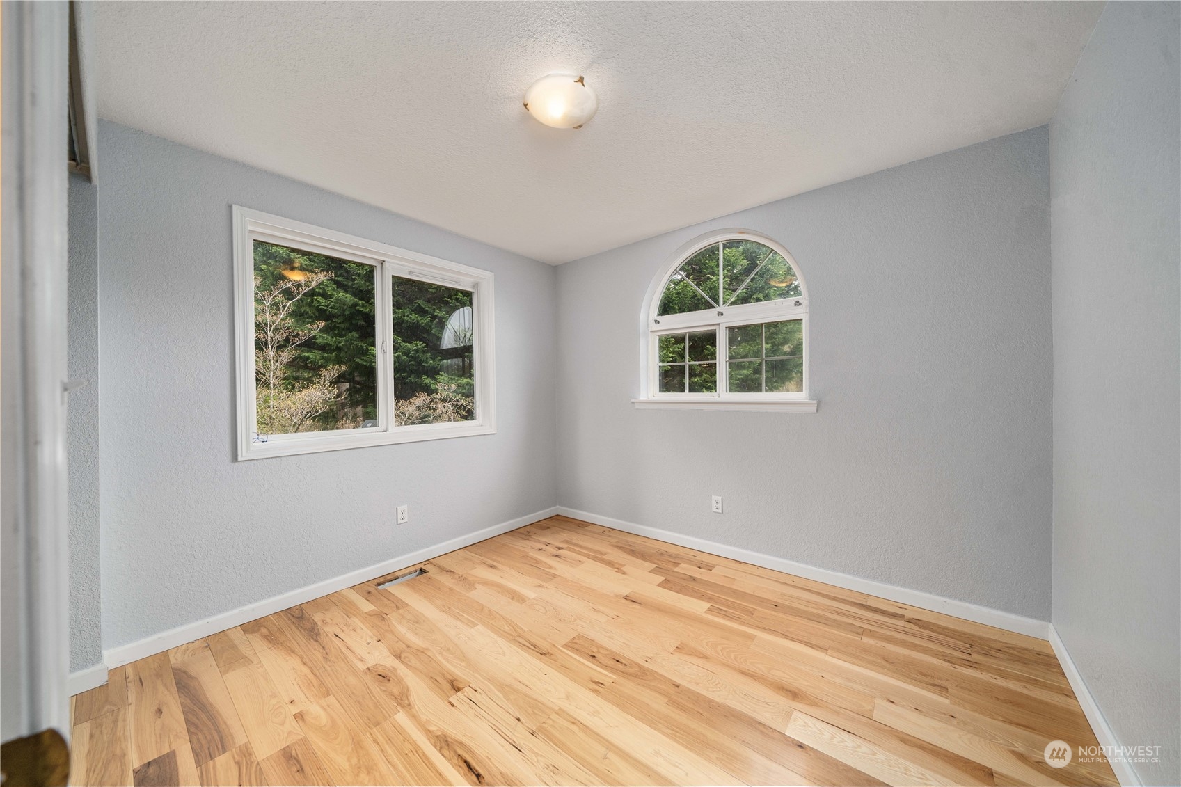 5911 Compton Loop Southeast Lacey, WA 98513 - Photo 18 of 32 an empty room with a window