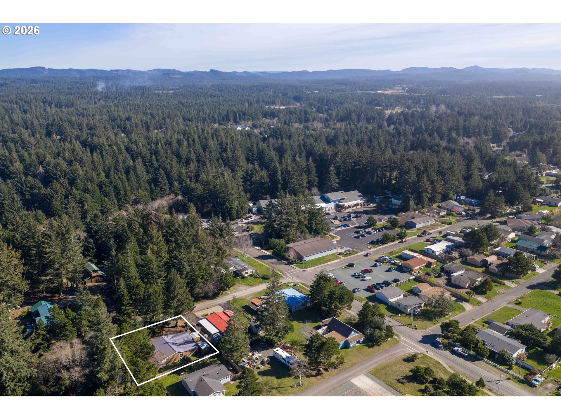 1030 June Avenue Southeast Bandon, OR 97411 - Photo 41 of 43 a view of city and mountain