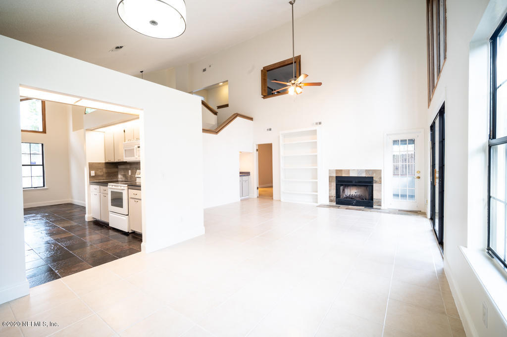 5482 Fort Caroline Road Jacksonville, FL 32277 - Photo 5 of 19 Living room