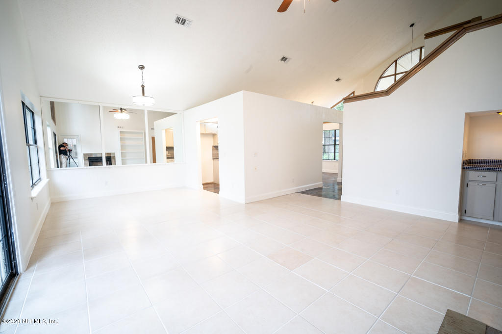 5482 Fort Caroline Road Jacksonville, FL 32277 - Photo 6 of 19 Living Room