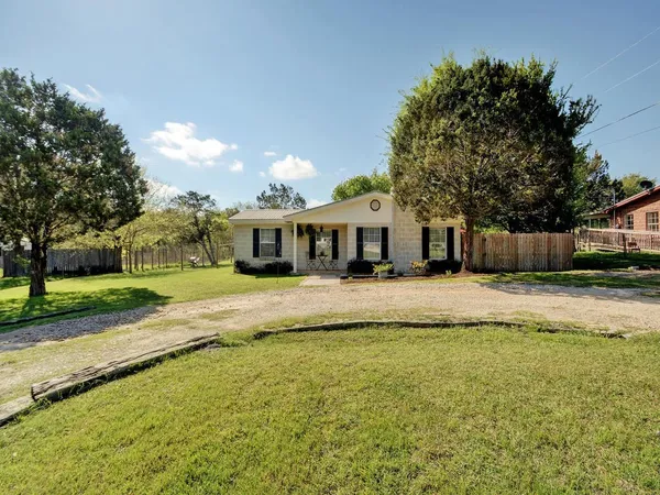 $2,600 | 131 Barton Meadow Drive, Dripping Springs, TX 78620