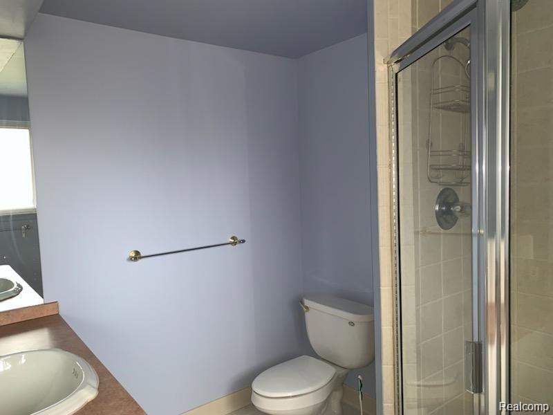 54266 Mound Road Utica, MI 48316 - Photo 16 of 23 16.jpg