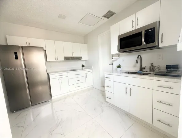 $2,200 | West End, Miami, FL 33193