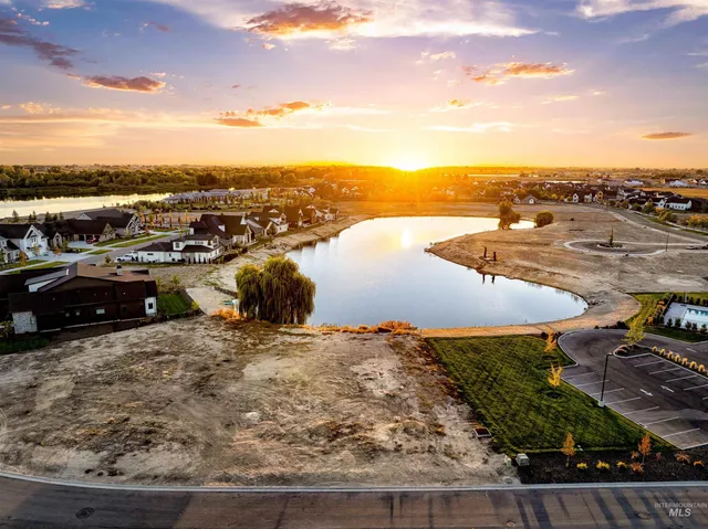 $564,990 | 21457 Salmon Falls Lane, Star, ID 83669