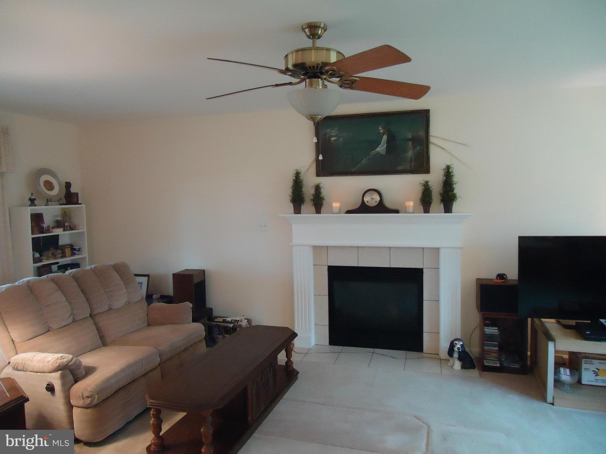 3321 Green Road White Hall, MD 21161 - Photo 3 of 27 Living Room