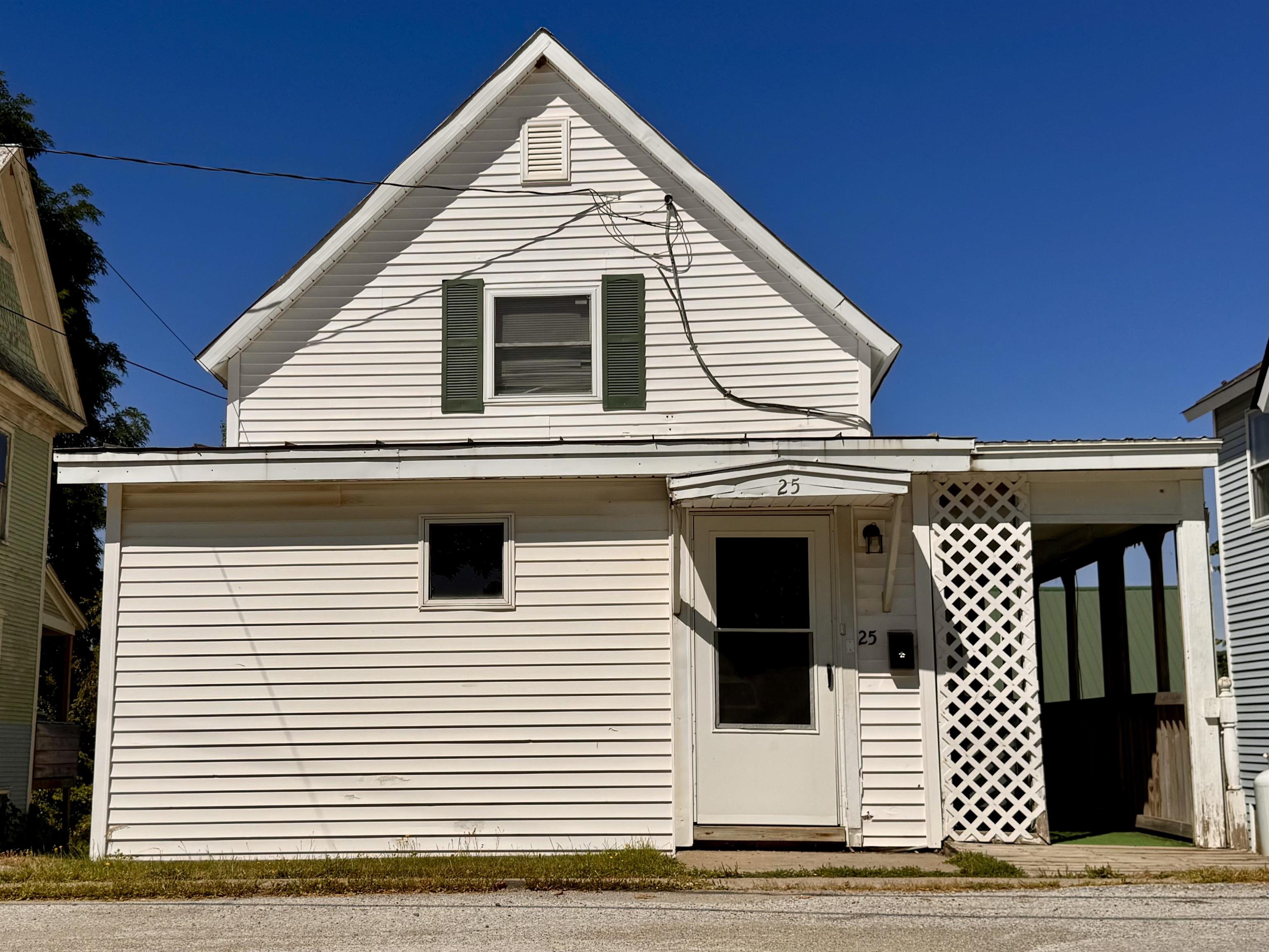 25 Sweat Street Richford, VT 05476 - Photo 2 of 33