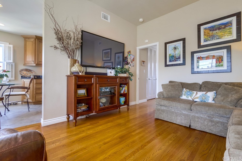 308 Encino Lane San Clemente, CA 92672 - Photo 3 of 22 Upstairs unit A living room w hugh ceilings