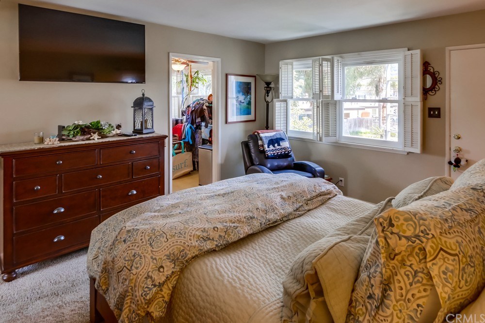 308 Encino Lane San Clemente, CA 92672 - Photo 7 of 22 Unit B is attached to Unit A currently Two 1 bed w 1 baths used as a 2 bed w 2 baths and laundry