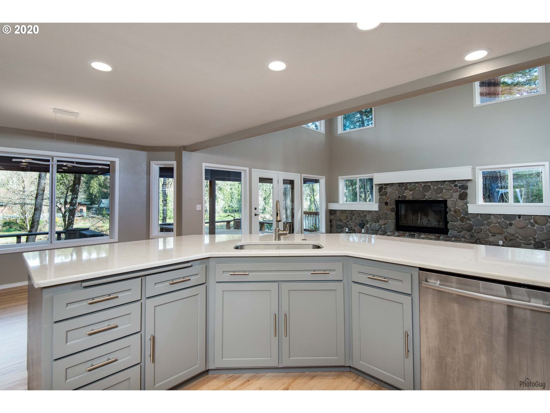 42989 Deerhorn Road Springfield, OR 97478 - Photo 12 of 32 Gallery Image 12