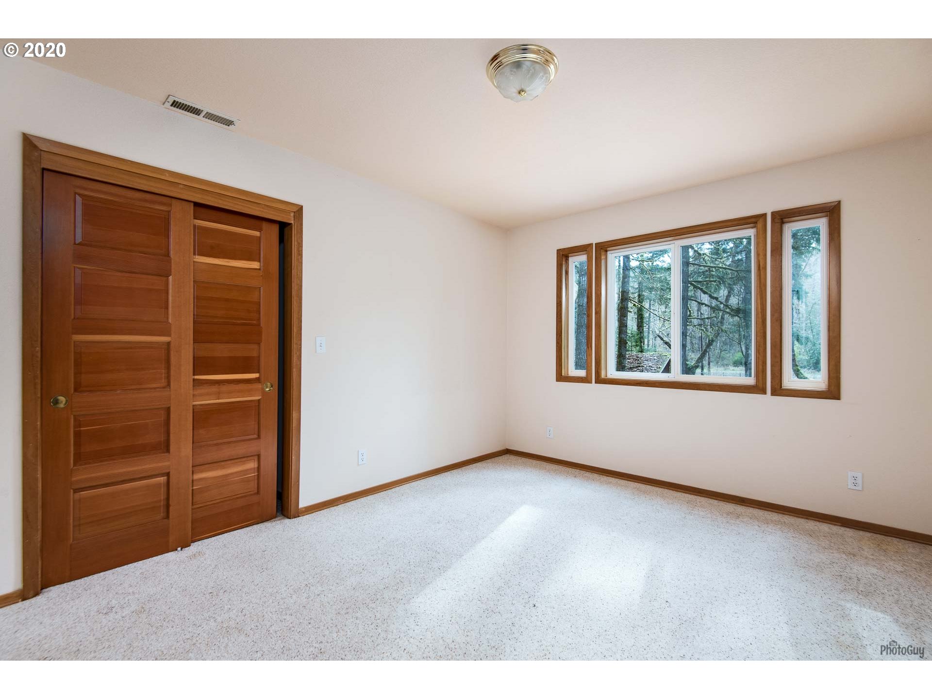 42989 Deerhorn Road Springfield, OR 97478 - Photo 20 of 32 Gallery Image 20