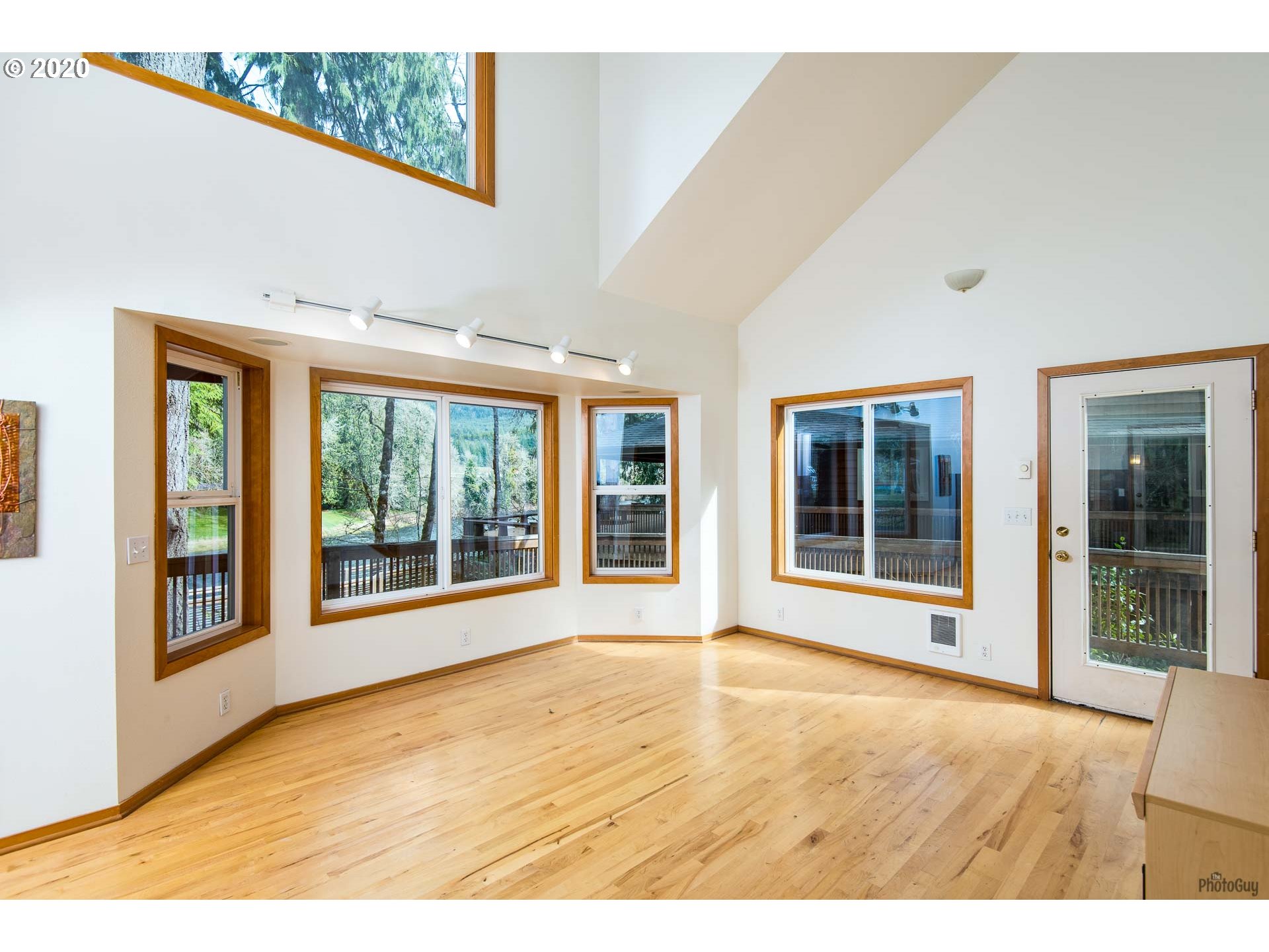 42989 Deerhorn Road Springfield, OR 97478 - Photo 22 of 32 Gallery Image 22
