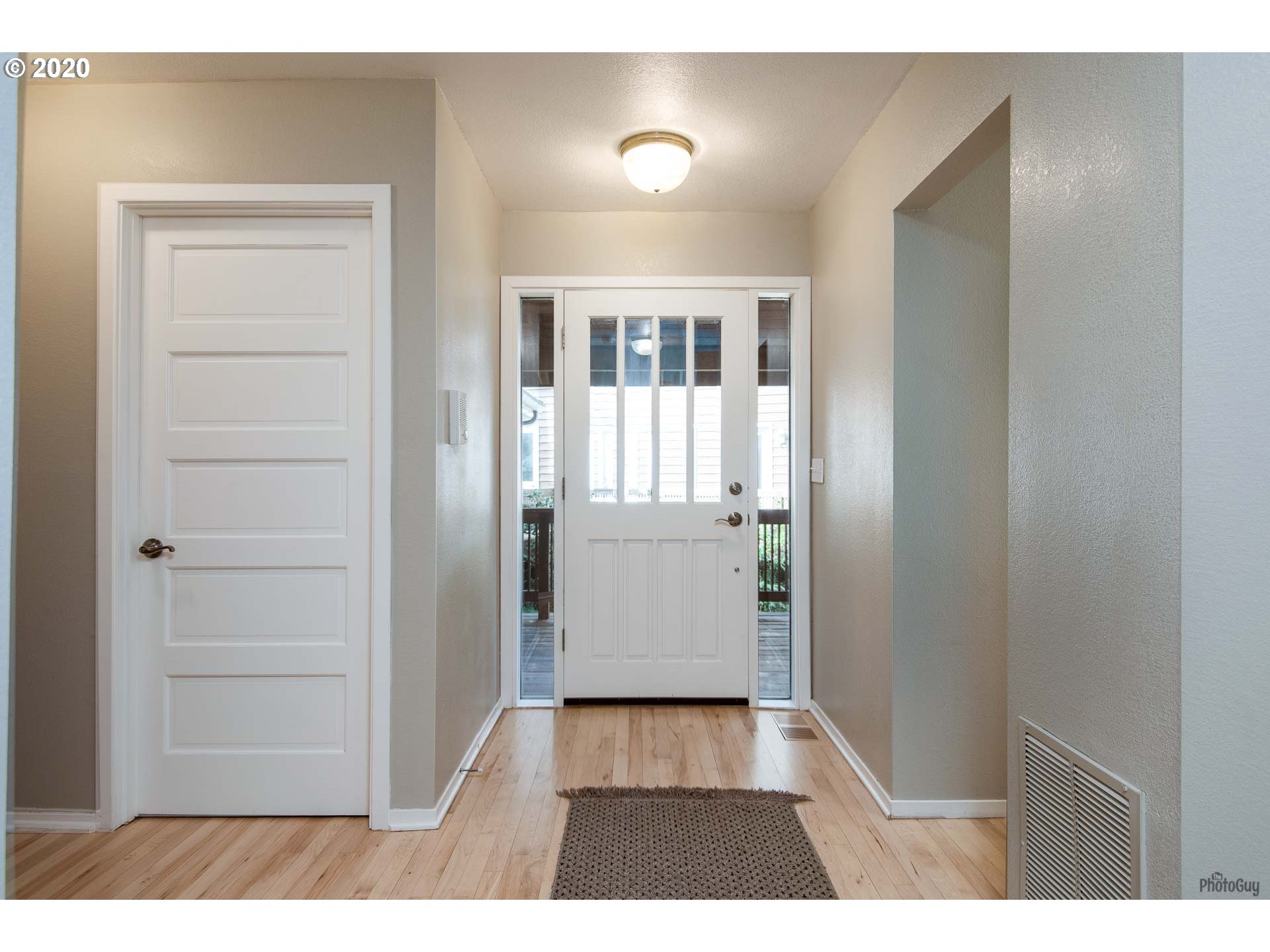 42989 Deerhorn Road Springfield, OR 97478 - Photo 9 of 32 Gallery Image 9