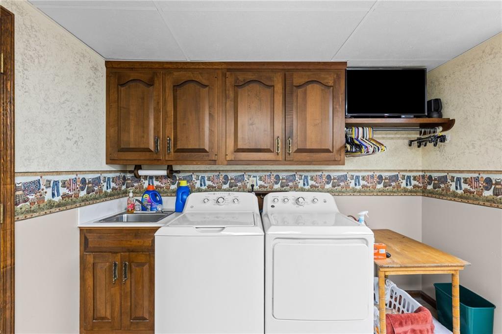 21 West Edwards Street Iola, KS 66749 - Photo 18 of 64
