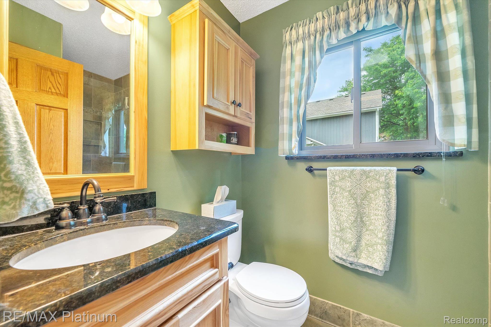 4089 West Maple Road Wixom, MI 48393 - Photo 17 of 46 Gallery Image 17