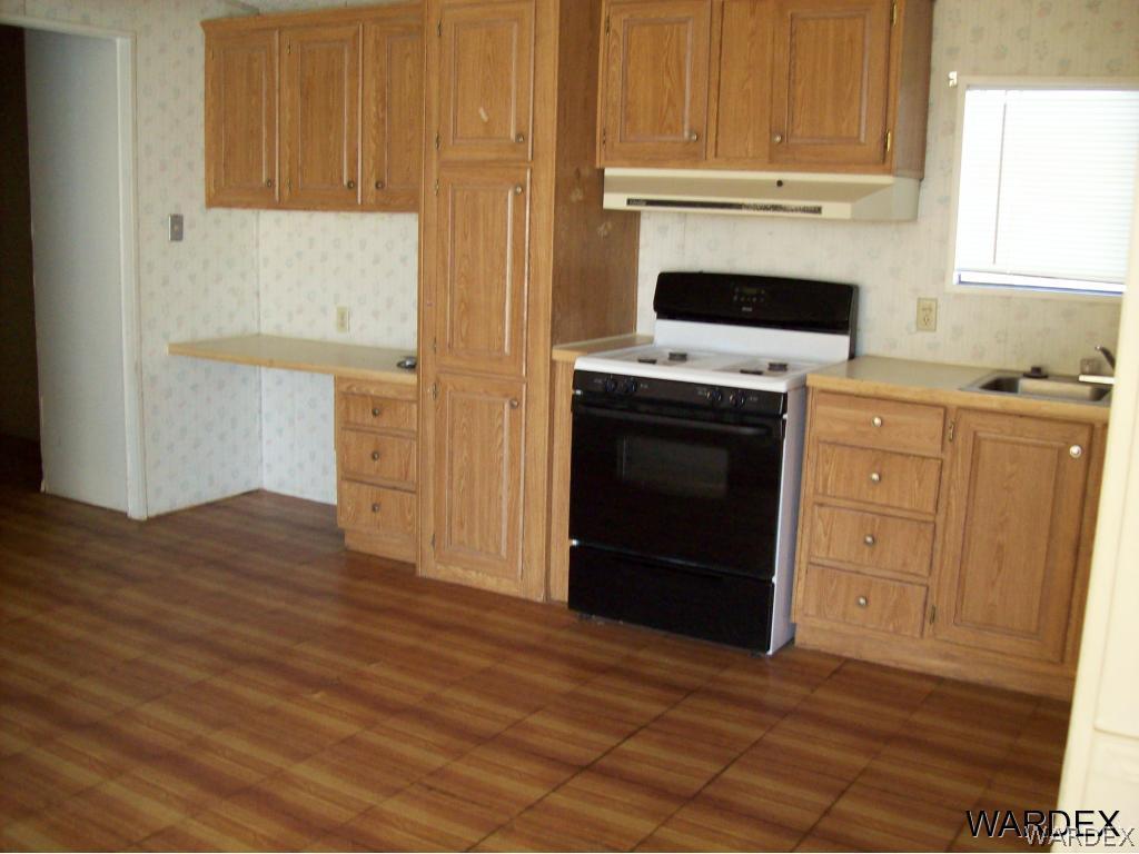 2011 South Estrella Road Golden Valley, AZ 86413 - Photo 5 of 11 kitchen