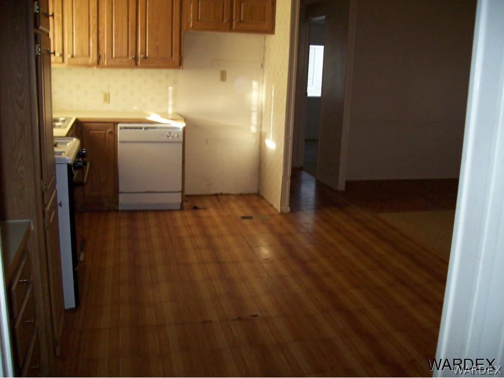 2011 South Estrella Road Golden Valley, AZ 86413 - Photo 6 of 11 kitchen
