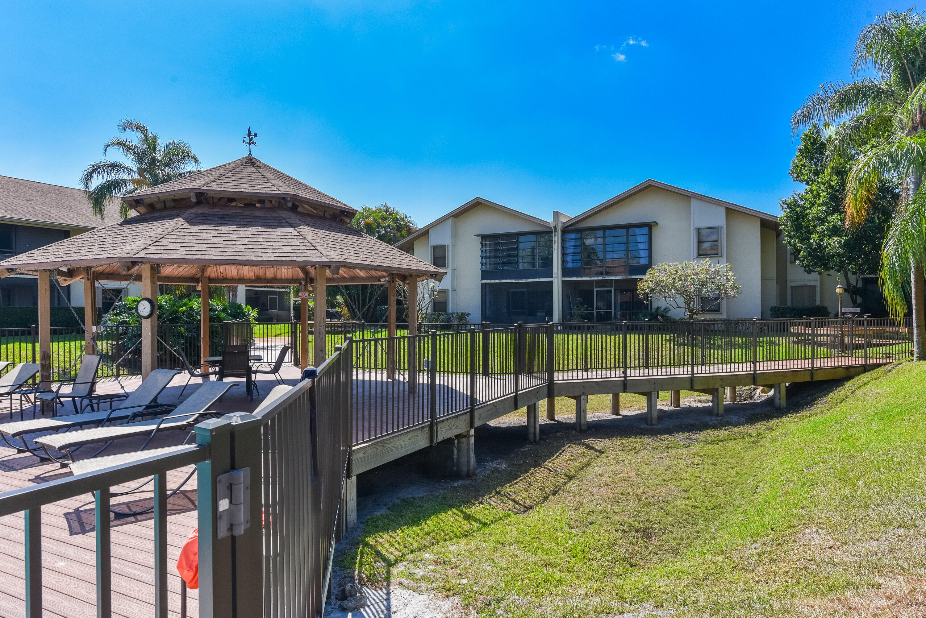 1871 Southwest Palm City Road, Unit G201 Stuart, FL 34994 - Photo 22 of 25 1871 SW Palm City Rd Apt G201-print-021-