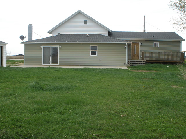 4103 East 7th Road Mendota, IL 61342 - Photo 3 of 8