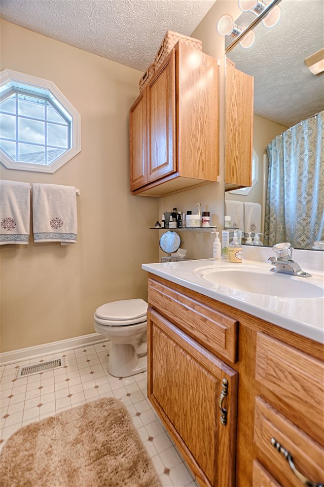 9744 Rabbit Run Drive Newburgh, IN 47630 - Photo 15 of 25 Gallery Image 15